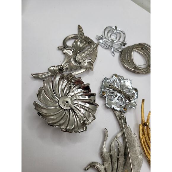 Vintage Brooch Lot of 14 Mixed Floral & Rhinestone Pins, Wear or Resell - Picture 9 of 9
